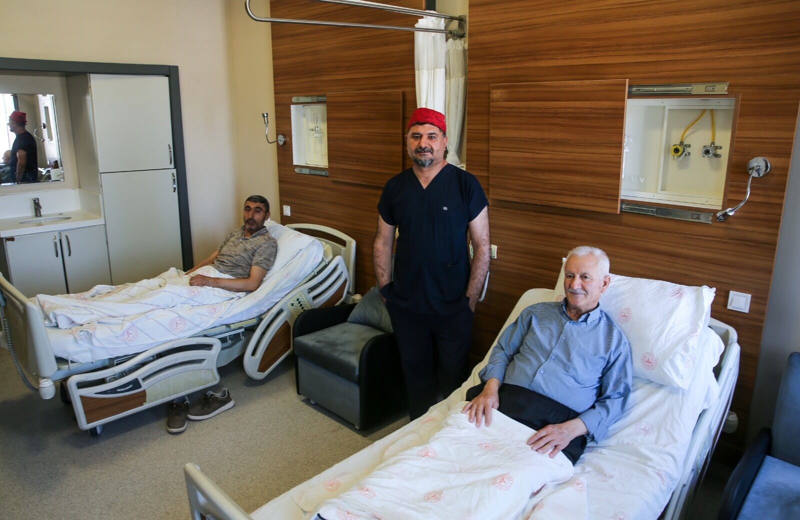 Van Eğitim Ve Araştırma Hastanesi Kalp Merkezinde Uygulanan Yöntemle Şu Ana Kadar Ameliyat Edilen 6 Hasta Kısa Sürede Iyileşerek Taburcu Edildi (2)