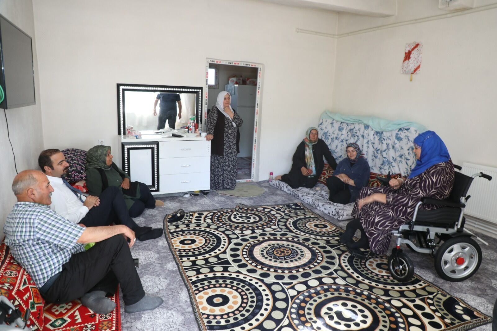 Van Erciş Belediyesi, Ihtiyaç Sahibi Engelli Yurttaşlara Yönelik Tekerlekli Sandalye Desteğinde Bulundu (2)