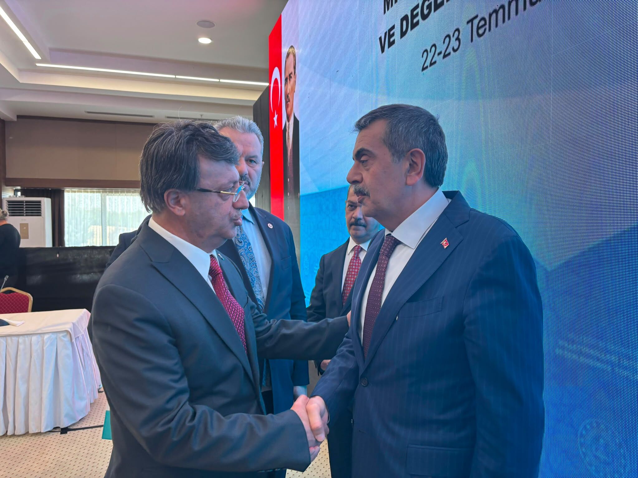 Van Kayhan (5)
