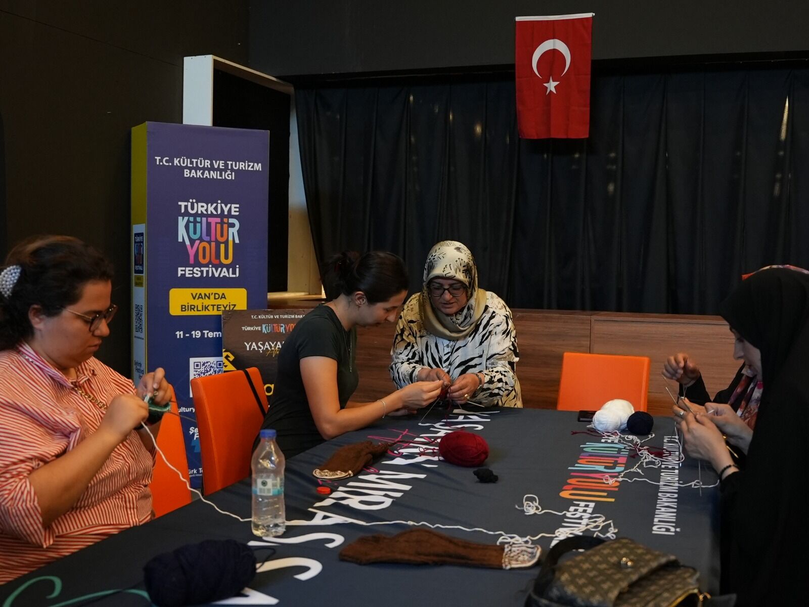 Van Kültür Yolu Festivali'nde Ilk Gün Dopdolu Geçti (6)