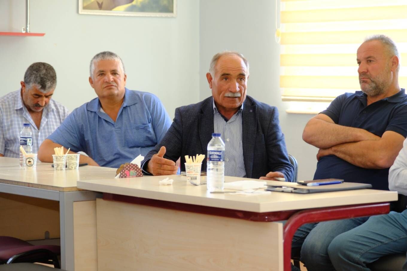 Van'ın İpekyolu Belediyesi, Erçek Bölgesinde Görev Yapan Mahalle Muhtarlarıyla Bir Araya Gelerek Kırsal Mahallelerin Ihtiyaçlarını Ve Çözüm Bekleyen Sorunlarını Değerlendirdi (2)