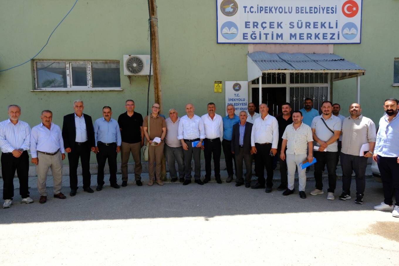 Van'ın İpekyolu Belediyesi, Erçek Bölgesinde Görev Yapan Mahalle Muhtarlarıyla Bir Araya Gelerek Kırsal Mahallelerin Ihtiyaçlarını Ve Çözüm Bekleyen Sorunlarını Değerlendirdi (4)