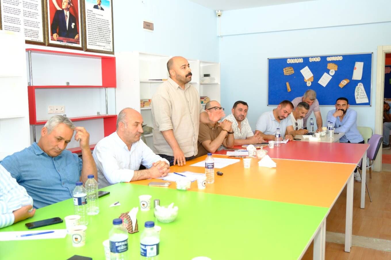Van'ın İpekyolu Belediyesi, Erçek Bölgesinde Görev Yapan Mahalle Muhtarlarıyla Bir Araya Gelerek Kırsal Mahallelerin Ihtiyaçlarını Ve Çözüm Bekleyen Sorunlarını Değerlendirdi (5)