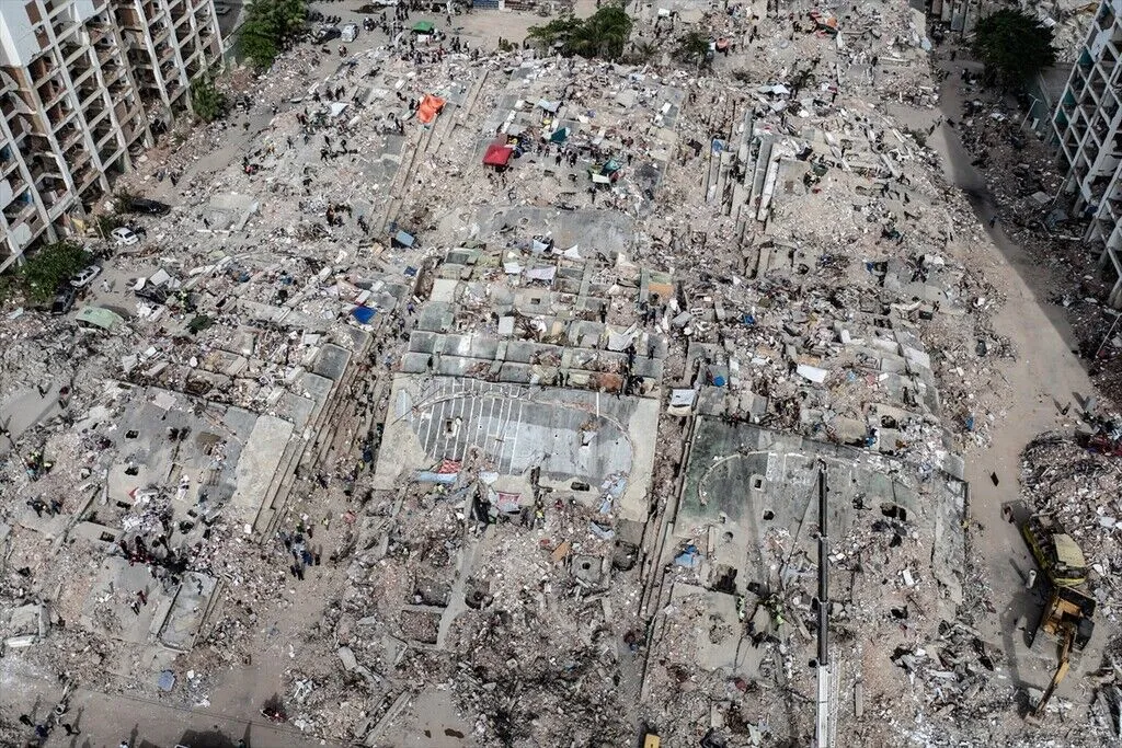 Venezuela'da 24 Haziran'da Meydana Gelen 7,2 Ve 7,5 Büyüklüğündeki Depremlerin En Ağır Etkilediği La Guaira Kentindeki Mahalleler Dronla Görüntülendi (3)