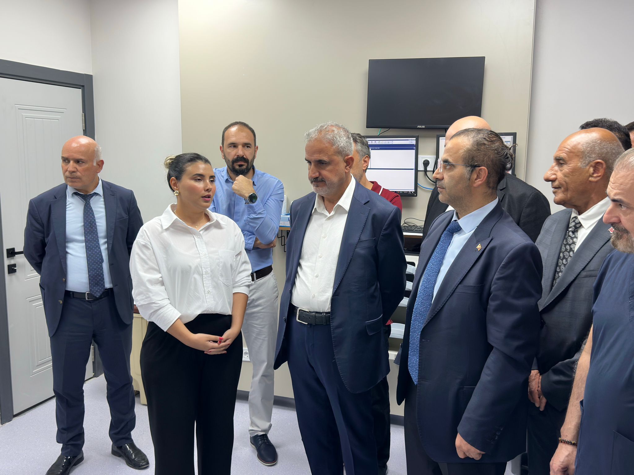 Van Yüzüncü Yıl Üniversitesi Dursun Odabaş Tıp Merkezi Radyasyon Onkolojisi Ünitesi (4)